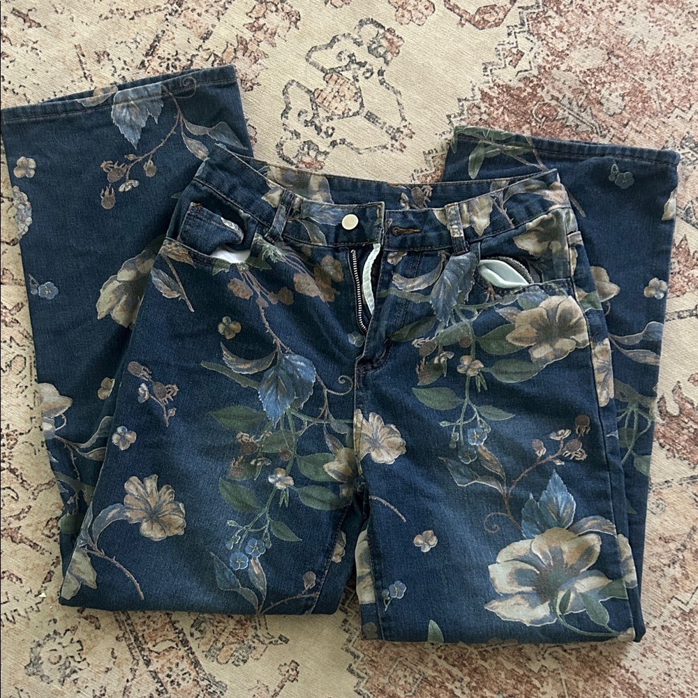 Women’s Floral Print Blue Jeans - Picture 3 of 4